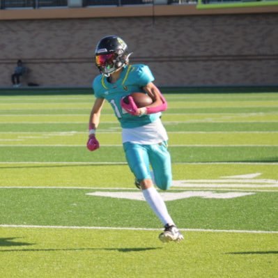 Class of 28’ WR All American 6’1 155 PHS KCMO. IG: Myleswalsh03 GPA:3.25