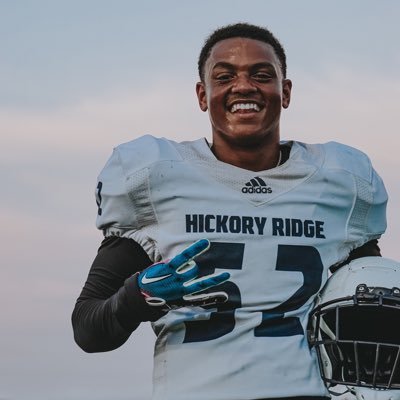16 years old Hickory Ridge High School C/O 2026 |OLB|TE| |6’0 180Ibs| Email: townsend.isaiah08@gmail.com phone number: 980-358-6405
