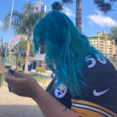 I might live in Brazil 🇧🇷  but I’m a #Steelers Girl! 🏈🖤💛 DIEHARD fan. #HereWeGo