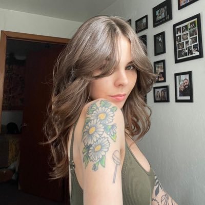 LittleLadyLacy Profile Picture