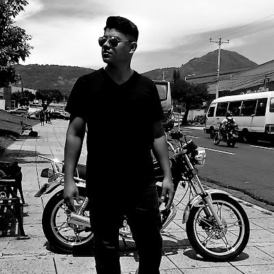 mmbrenho's profile picture. Un tipo de la vieja escuela