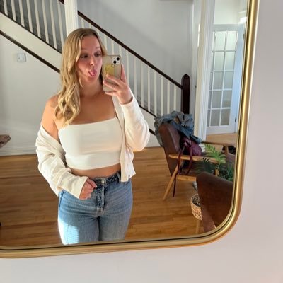 EScheklesky's profile picture. no ones ever been easier to love 💛