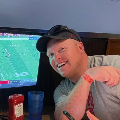 rkett03's profile picture. #FatherOfTwo. Husband. Sports junkie. Lover of @Tacobell and @Chipotletweets