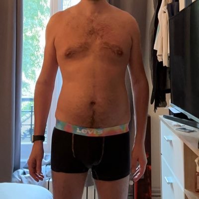 🔞 • Le pv d’un parisien 😏 • Adore faire et recevoir des #massages #naturistes #sensuels • Photographe