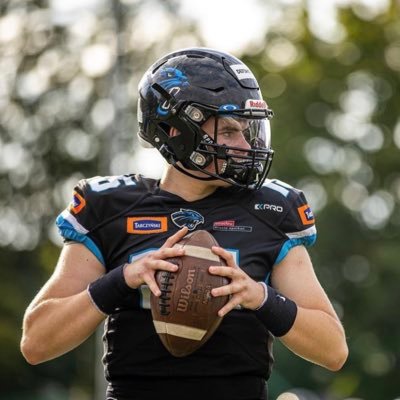 QB #15 Panthers Wrocław 6’0 195 lbs