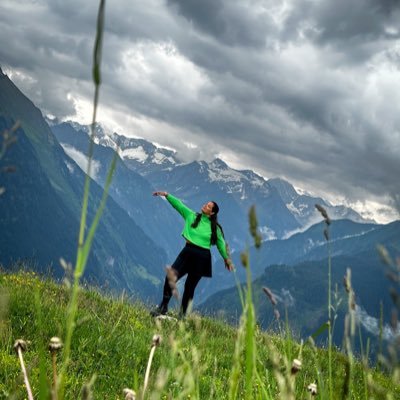 ElleDisarmer's profile picture. I have grown older and colder and nothing is very much fun anymore. Pero el estoicismo me salvará ¿? Y viajar por el mundo, la música y Chewie bebe 🐕