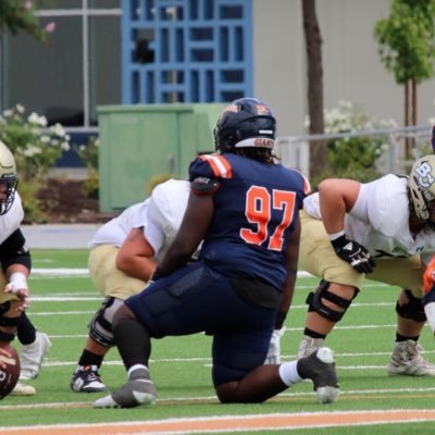 DT @COSGIANTS_fb #jucoproduct 6ft 270 📲 NCAA ID: #2108291636