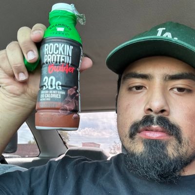 Julian___34's profile picture. 