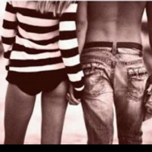 TEENERxSHIT's profile picture. 