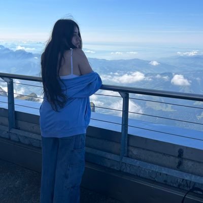 tbhnayanaa's profile picture. 🇨🇴+🇨🇭