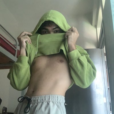 somthn🤷🏻♂️| dancer🕺| artist🖋️✏️🎨|poet📝| single💁🏻♂️| date me🤸| naning🤦🏻♂️|
