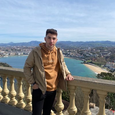 ~Periodista deportivo~ un poco de humor nunca está de más. Escribo sobre futsal en @PuntoRegional. Alguna vez salgo en @la7deportes