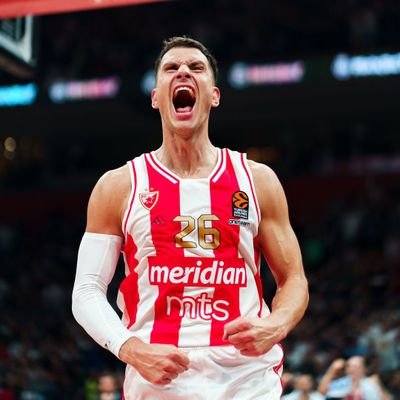 Stari tviteraš sa dosta staža na tviteru... Hajde da probam opet!
Navijač Zvezde, Srbije, Novaka