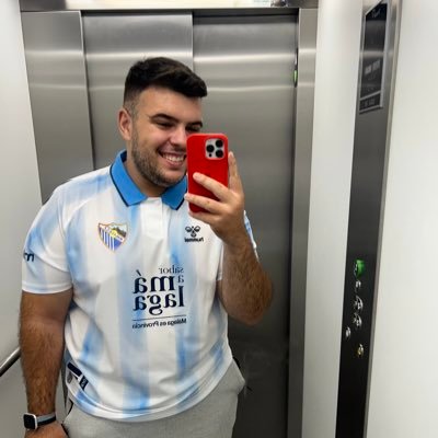 ToteJimenez_14's profile picture. Uno del 98. Administración y Finanzas 📚. Eneatipo número 2 .