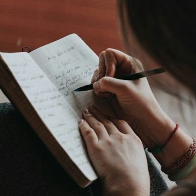ErinleTunmise's profile picture. simply a creative