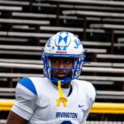 Top LB in NJ | 3⭐️ 24’ All-State LB @ Irvington Highschool | 3.0GPA | ATH |6’3 210 #1of1. ⁴✞ HC: @CoachSmokeNJ NCAA ID: 2312175041