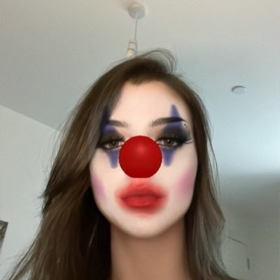 clown streams on https://t.co/TQmuhTF76G cosplayer & @leagueoflegends partner 💌: ehriyn@outlook.com