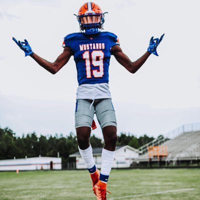 (MVHS Football)(2024) (5’11) (168) |ATH| 40yard:4.5 /Midland Valley High School/ antroneb23@icloud.com