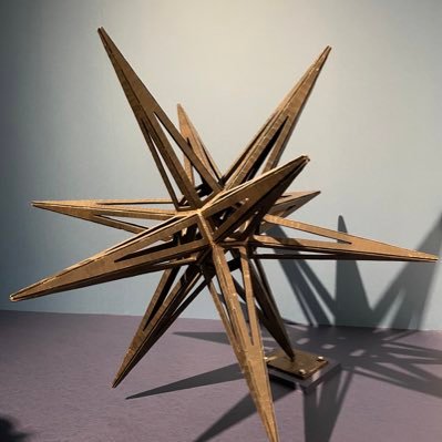 ymg_san's profile picture. 🥀音楽と映画と読書 | ファッションとアート | そしてVも好き。⚖️ 🐰🗞 ❤️‍🩹