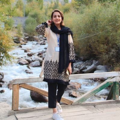 passionate explorer of life's wonders / lover of words , books and all creative things / coffee enthusiast and eternal dreamer / let's smile 😊 ✨