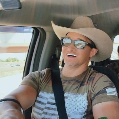 JesstersDead's profile picture. LDS ✝️ / Dad / Mensa 840 / Regimen semper deficit