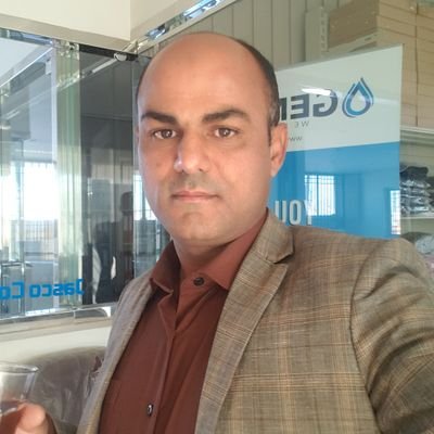 Better late than never, but never late is better.
المترجم هو قارئ من نوع آخر. فهو لا يقرأ ليستمتع، بل ليتملّك النص، ويخرج جل خفاياه بصيغة بسيطه للقارئ