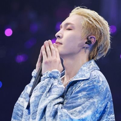 lay zhang is my hero,no.1 yixing baby
I stan chinese line in kpop CHEN supporter «fan account»