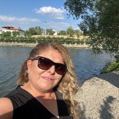 AyseYatg3552's profile picture. Hayata pozitif bakmak sanattır