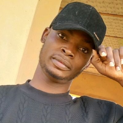 Olumyron2's profile picture. musician and band🎵🔊🔉
Gunner's fan❤️