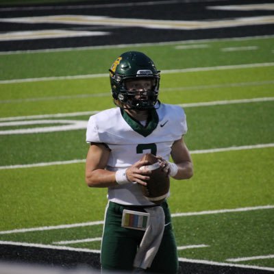 QB1 @SantaFe Highschool 2026 |5’10 165| CAT 18u 7v7| (dual threat QB) https://t.co/9gYZdzhtlX All honors 4.0 GPA