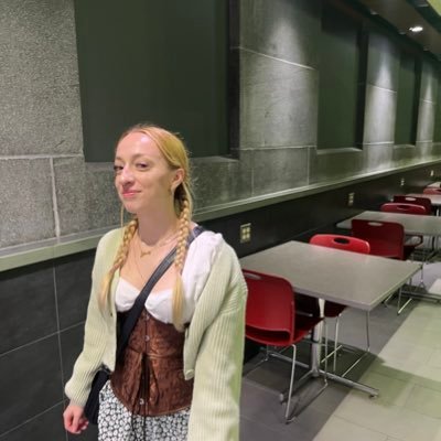 constanceblouin's profile picture. Instagram: @constanceblouin