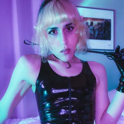 --🔞MDNI🔞-- 🏳️‍⚧️ content creator and electronic music producer 🖤latex🖤 and (rarely)cosplay💅 she/her // Latina //
