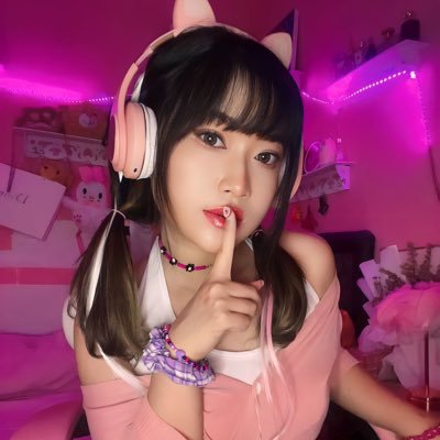 sweetybitch00's profile picture. 𝘩𝘦𝘭𝘭𝘰 𝘥𝘦𝘢𝘳 𝘸𝘩𝘢𝘵 𝘢𝘳𝘦 𝘺𝘰𝘶 𝘭𝘰𝘰𝘬𝘪𝘯𝘨 𝘧𝘰𝘳? 𝘴𝘦𝘳𝘷𝘦 𝘰𝘯𝘭𝘺 𝘵𝘩𝘦 𝘧𝘶𝘯𝘯𝘺, 𝘵𝘩𝘦 𝘸𝘰𝘳𝘭𝘥 𝘰𝘧 𝘩𝘦𝘢𝘷𝘦𝘯 ✿ .•°