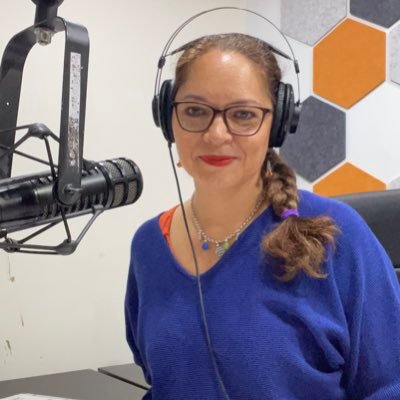 Locutora en Hoy en Toronto, revista informativa que se transmite en CHHA 1610 AM, La Voz de la comunidad @alejandragm0415 alejandragutierrez0415@gmail.com