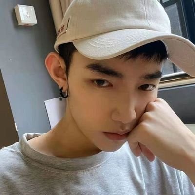 on1yhao's profile picture. me gtan las tetas y extraño a mi Hao