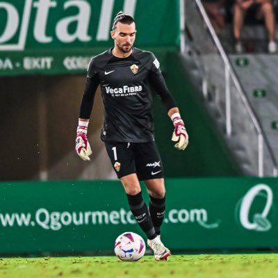 Jugador profesional de la @Elchecf en La Liga Smart Bank // @SpfutbolES Team #DearHardWork