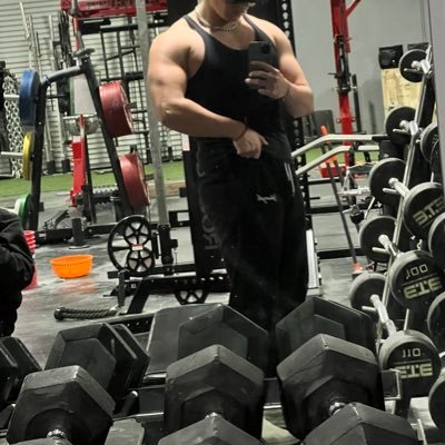 L_e_o_174's profile picture. crypto-fitness-cars. yall wanna start a community and get wealthy asf with your homies? drop a follow