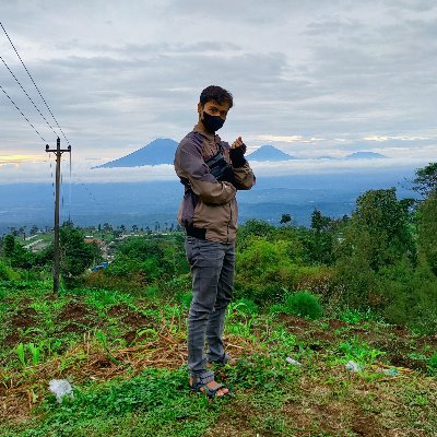 mogaelig's profile picture. he