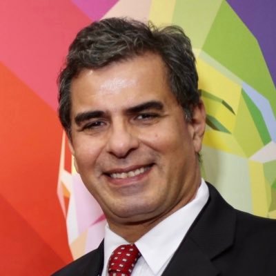 Luis Fernando Correia.Médico,Comentarista de Saúde da TV Globo, GloboNews - Radio CBN.Physician,Health correspondent Globo TV, GloboNews Cable Network CBN Radio