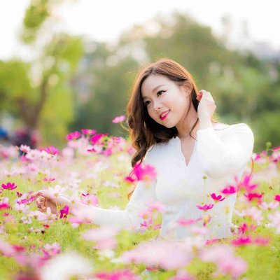 DamarisLawy2004's profile picture. Typical writer. Thinker. Avid explorer. Problem solver. Hipster-friendly food buff. Unapologetic internet junkie. Professional travel fan.