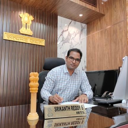 IRTS Officer/Civil servant/Government of India/Ministry of Railways/UPSC 2017 batch/IRITM and IIMB Alumnus.
Tweets are personal. RTs are not endorsements.