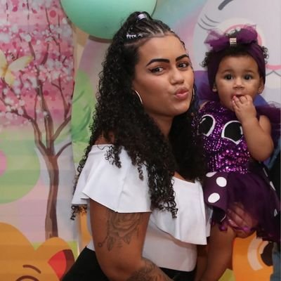021☀🌡☔/Flamenguista❤️🖤/
Mamãe da anjinha Elloah vitória👼🏻❤️
E da bebê arco íris Esther vitória 🤰🏻🌈