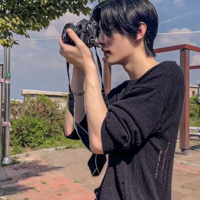 shorna_sh's profile picture. fan account 🌨️ life is all about loving sunghoon
