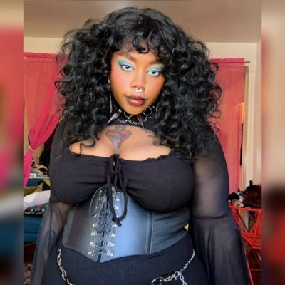 27. 🔞. Pretty geeky with an array of interests. I make art 🎨 and I make content 💦 ♉🌞, ♋🌛, ♎⬆️ ✨OF: goddesspwussy CA: musinvenusian