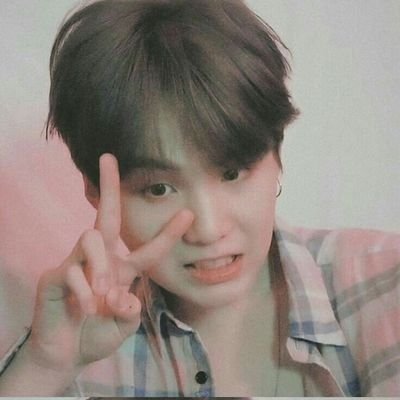 ✿・:*:*BANGTAN*✿・:*:
(I love...Jin, Joon, Yoon, Hope, Minnie, TaeTae and Kook 🩹💗)
BangTan are my home. 🏘️🤍
(fan de los biti, por si las dudas, jsjs)