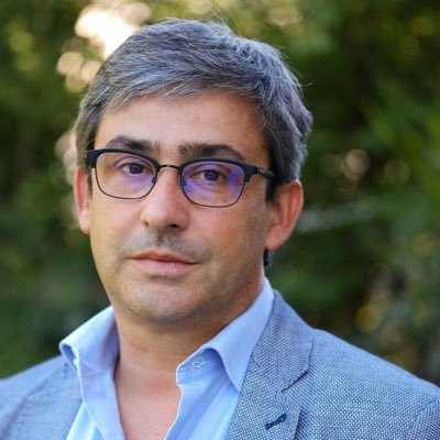 Sociólogo, Gestor. Quadro da SCML; Ex-Secretário de Estado do Trabalho; Ex-Diretor Executivo da Startup Lisboa.