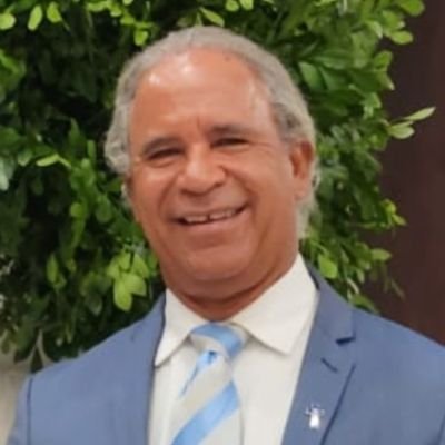 Economista, (experiencia gerencia bancaria) y Maestría en Administración Pública PUCMM. Amante del tenis de campo y entregado a Dios y mi familia.