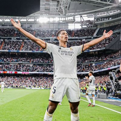 Emmanue71572785's profile picture. Puuf