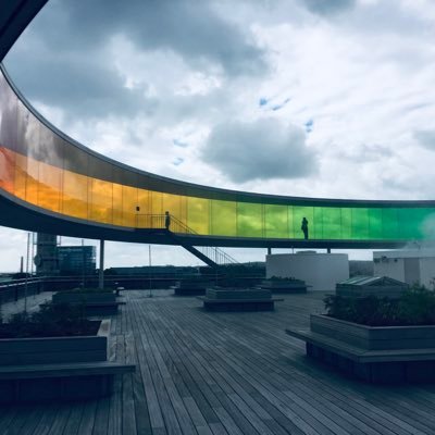 MSc@LSEとるべく格闘中🇬🇧| Graduate of UAL | lover of #innovation #design #behaviorscience |コンサル勤務| 元総合商社&広告代理店
