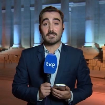 Periodista. Política y economía en @telediario_tve - Colaboro en @AD_Spain - Antes en @canalriasbaixas - Galego en Madrid